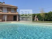 Maison avec 2 logements, grand terrain et piscine