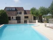 Maison avec 5 chambres, piscine et garage sur terrain 1362m2