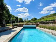 Maison avec du cachet, piscine, jardin, dépendances,...