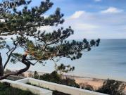 Maison en bord de mer avec jardin