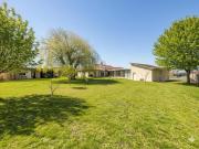 Maison avec jardin et piscine