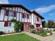 Maison avec jardin et terrasse