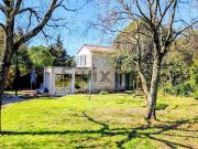 Maison avec jardin et terrasse