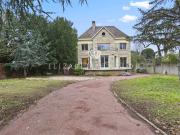 Maison avec jardin et terrasse