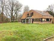 Maison avec jardin et terrasse