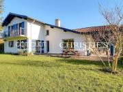 Maison avec jardin et terrasse