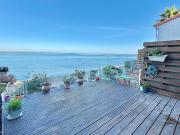 Maison avec jardin et terrasse