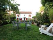 Maison avec jardin et terrasse