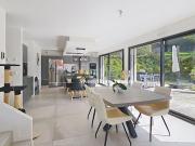 Maison avec jardin et terrasse