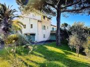 Maison avec jardin et terrasse