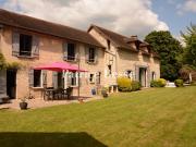 Maison avec piscine et jardin