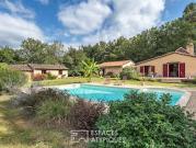 Maison avec piscine et jardin