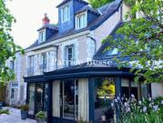 Maison avec piscine et jardin