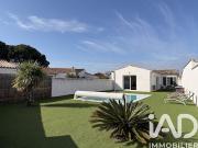 Maison avec piscine et jardin