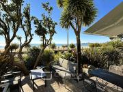 Maison avec piscine en bord de mer