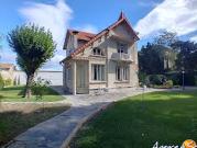 Maison avec piscine et jardin