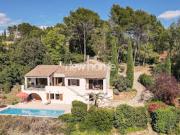 Maison avec piscine et jardin