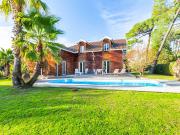 Maison avec piscine et jardin