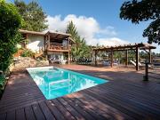 Maison avec piscine en bord de mer