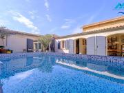 Maison avec piscine en bord de mer