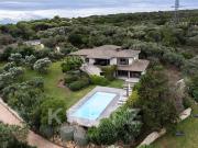 Maison avec piscine en bord de mer