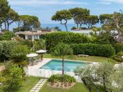 Maison avec piscine en bord de mer