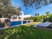 Maison avec piscine en bord de mer