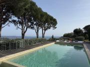 Maison avec piscine en bord de mer