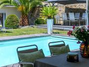 Maison avec piscine en bord de mer