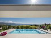 Maison avec piscine en bord de mer