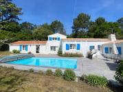 Maison avec piscine en bord de mer