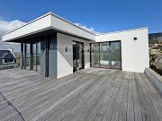 Maison avec piscine en bord de mer