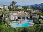 Maison avec piscine en bord de mer