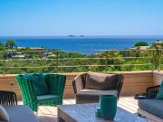 Maison avec piscine en bord de mer