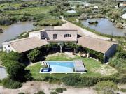 Maison avec piscine en bord de mer