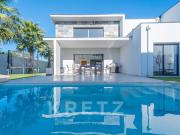 Maison avec piscine en bord de mer