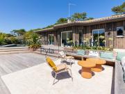 Maison avec piscine en bord de mer