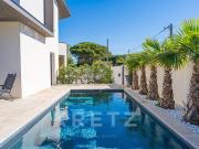 Maison avec piscine en bord de mer