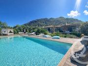 Maison avec piscine en bord de mer
