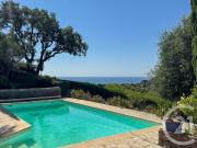 Maison avec piscine en bord de mer