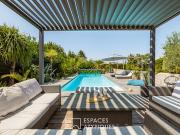 Maison avec piscine en bord de mer