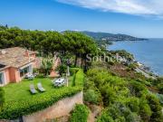 Maison avec piscine en bord de mer