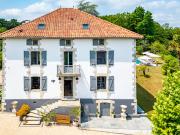 Maison avec piscine en bord de mer