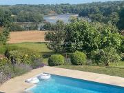 Maison avec piscine en bord de mer