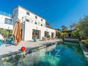 Maison avec piscine en bord de mer