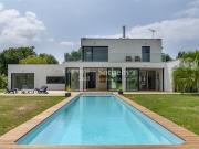 Maison avec piscine en bord de mer