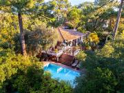 Maison avec piscine en bord de mer