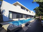 Maison avec piscine en bord de mer