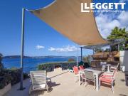 Maison avec piscine en bord de mer