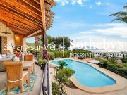 Maison avec piscine en bord de mer